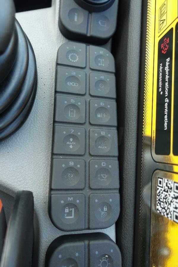 Teleskoplader tip JCB 542-70 Agri Super DTVT 130 CV, Gebrauchtmaschine in Sorée (Poză 10)