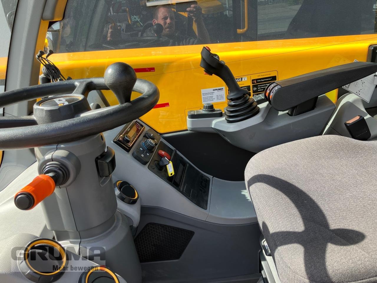 Teleskoplader des Typs JCB 560-80 AGRI XTRA, Vorführmaschine in Friedberg-Derching (Bild 18)