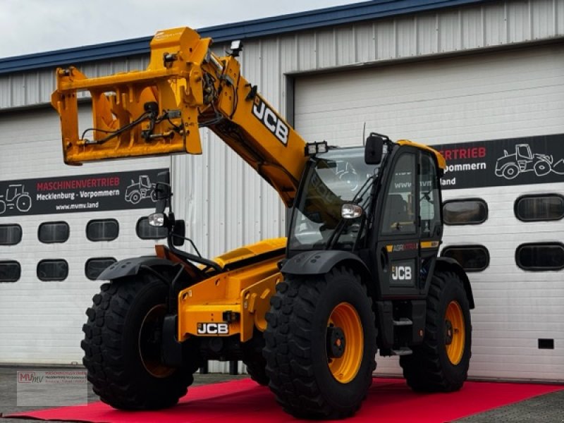 Teleskoplader of the type JCB 560-80 AgriXtra DualTech Vollausstattung top, Gebrauchtmaschine in Neubrandenburg (Picture 1)