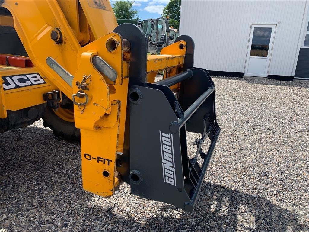 Teleskoplader des Typs JCB ADAPTER Q-FIT TIL EURO, Gebrauchtmaschine in Mariager (Bild 3)