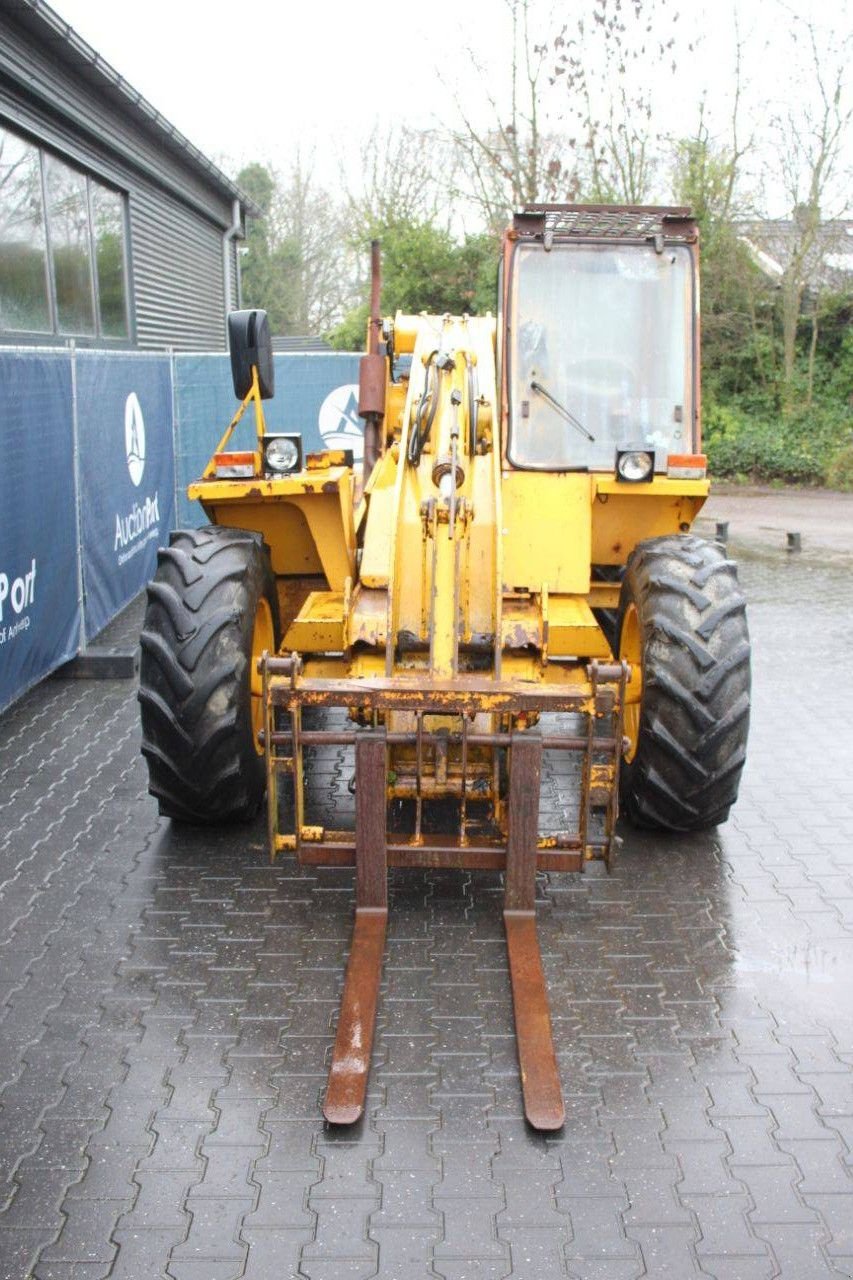 Teleskoplader типа JCB Loadall 520M-2, Gebrauchtmaschine в Antwerpen (Фотография 8)