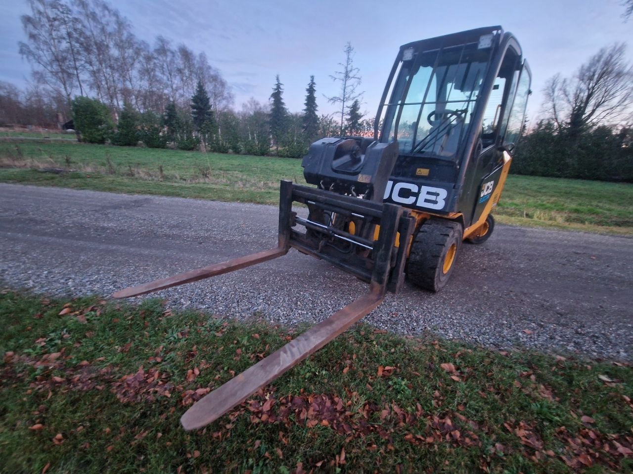 Teleskoplader типа JCB TLT 30, Gebrauchtmaschine в Oirschot (Фотография 3)
