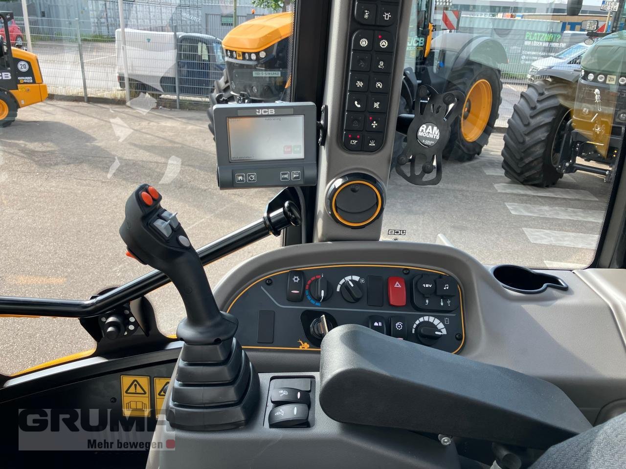 Teleskoplader des Typs JCB TM 320 S Agri, Neumaschine in Friedberg-Derching (Bild 19)