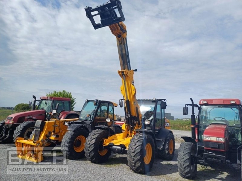 Teleskoplader des Typs JCB TM 320, Gebrauchtmaschine in Boxberg-Seehof (Bild 1)