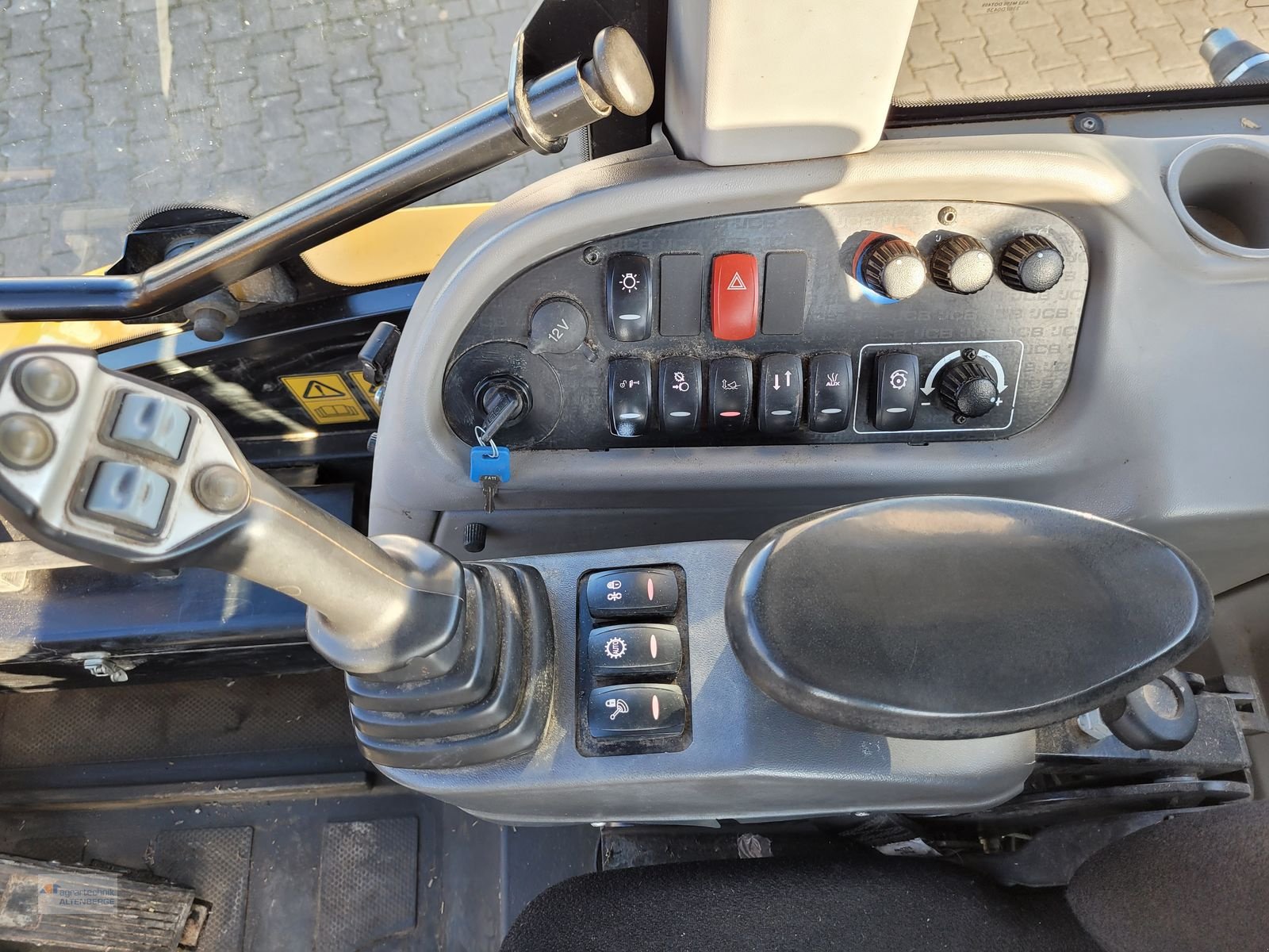 Teleskoplader typu JCB TM 420, Gebrauchtmaschine w Altenberge (Zdjęcie 7)