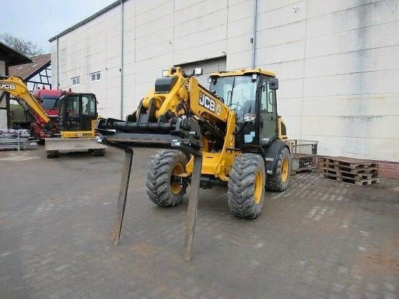 Teleskoplader des Typs JCB TM220 Agri, Gebrauchtmaschine in Bellenberg (Bild 2)