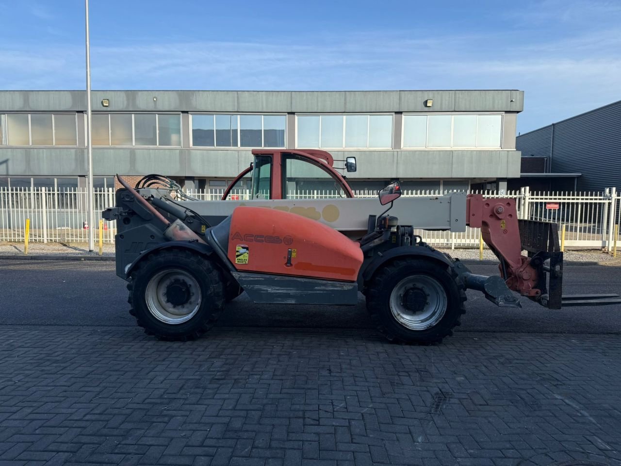 Teleskoplader del tipo JLG 3512, Gebrauchtmaschine In Vianen (Immagine 3)