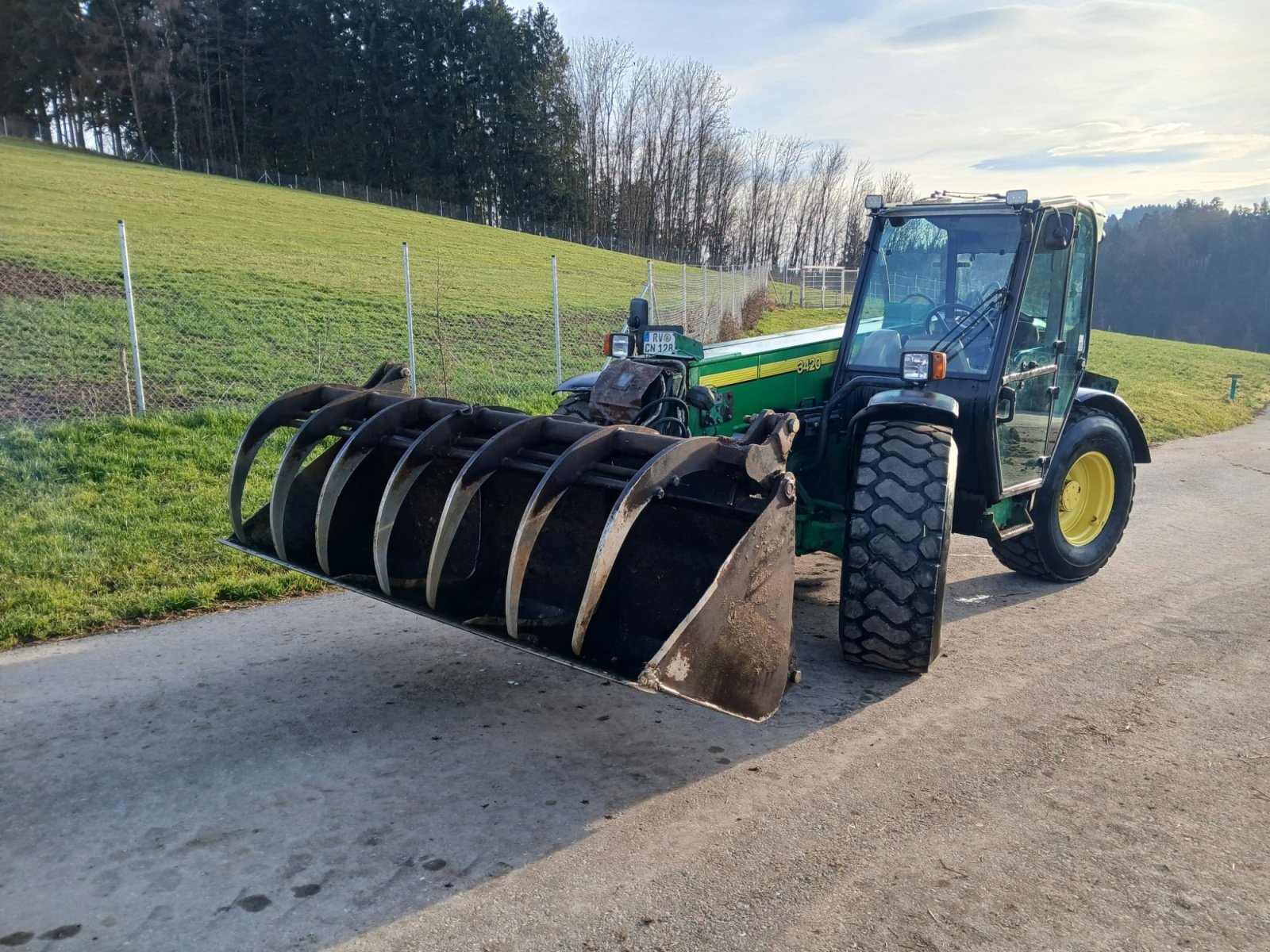 Teleskoplader typu John Deere 3420, Gebrauchtmaschine v Wangen-Haslach (Obrázek 2)