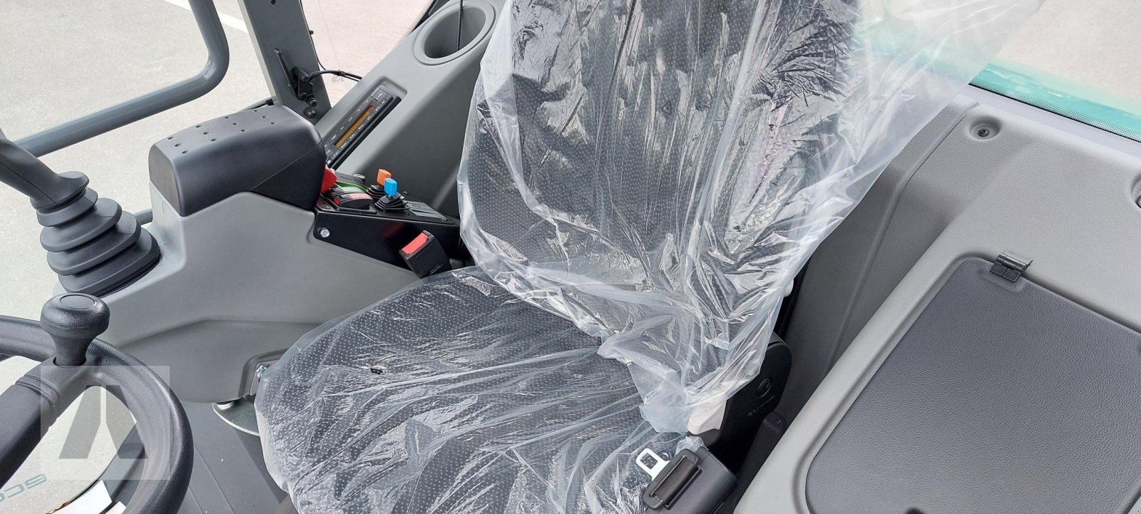 Teleskoplader of the type Kramer KL 30.8T, Neumaschine in Brunnen (Picture 8)