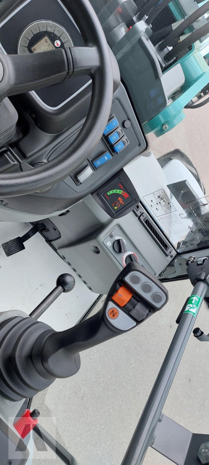 Teleskoplader of the type Kramer KL 30.8T, Neumaschine in Brunnen (Picture 10)