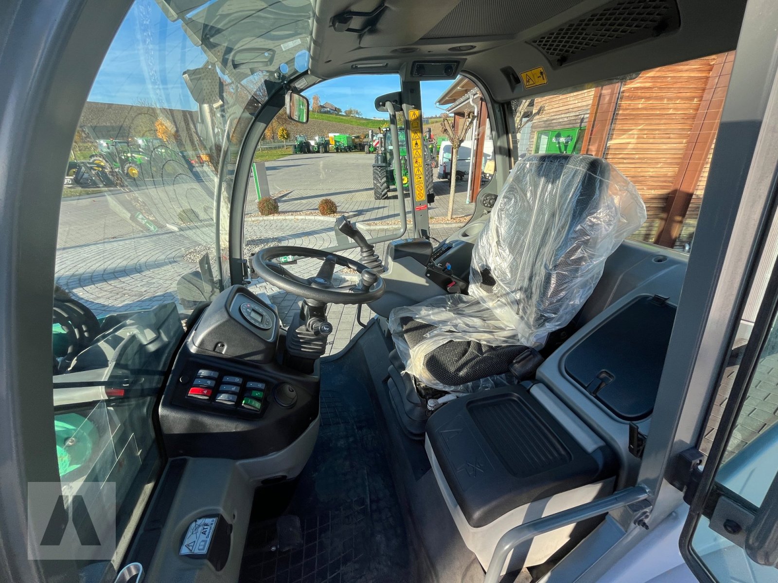 Teleskoplader of the type Kramer KL 30.8T, Gebrauchtmaschine in Eggenfelden (Picture 13)