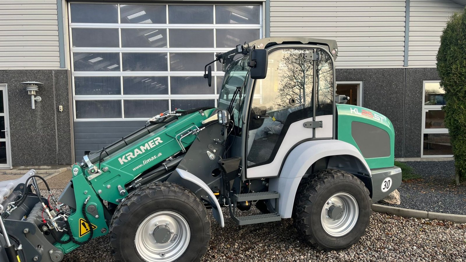 Teleskoplader typu Kramer KL25.5T JULE/NYTÅRSTILBUD med teleskoparm, så den har stor rækkevidde og fleksibilitet, Gebrauchtmaschine v Lintrup (Obrázek 8)