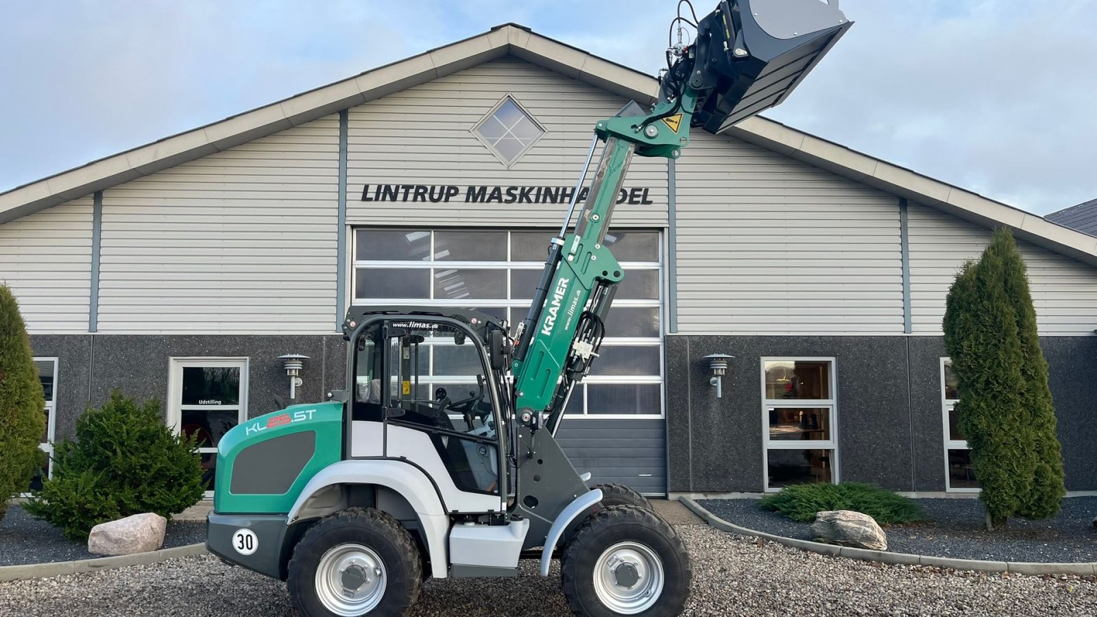 Teleskoplader typu Kramer KL25.5T JULE/NYTÅRSTILBUD med teleskoparm, så den har stor rækkevidde og fleksibilitet, Gebrauchtmaschine v Lintrup (Obrázek 16)