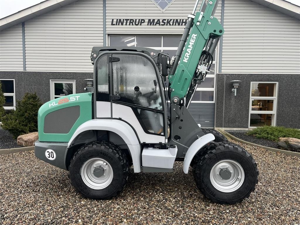 Teleskoplader typu Kramer KL25.5T med teleskoparm, så den har stor rækkevidde og fleksibilitet, Gebrauchtmaschine v Lintrup (Obrázek 13)