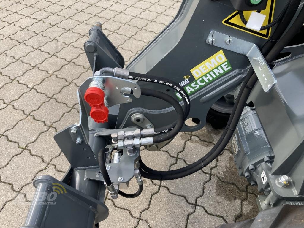 Teleskoplader of the type Kramer KT 144, Neumaschine in Dätgen (Picture 9)