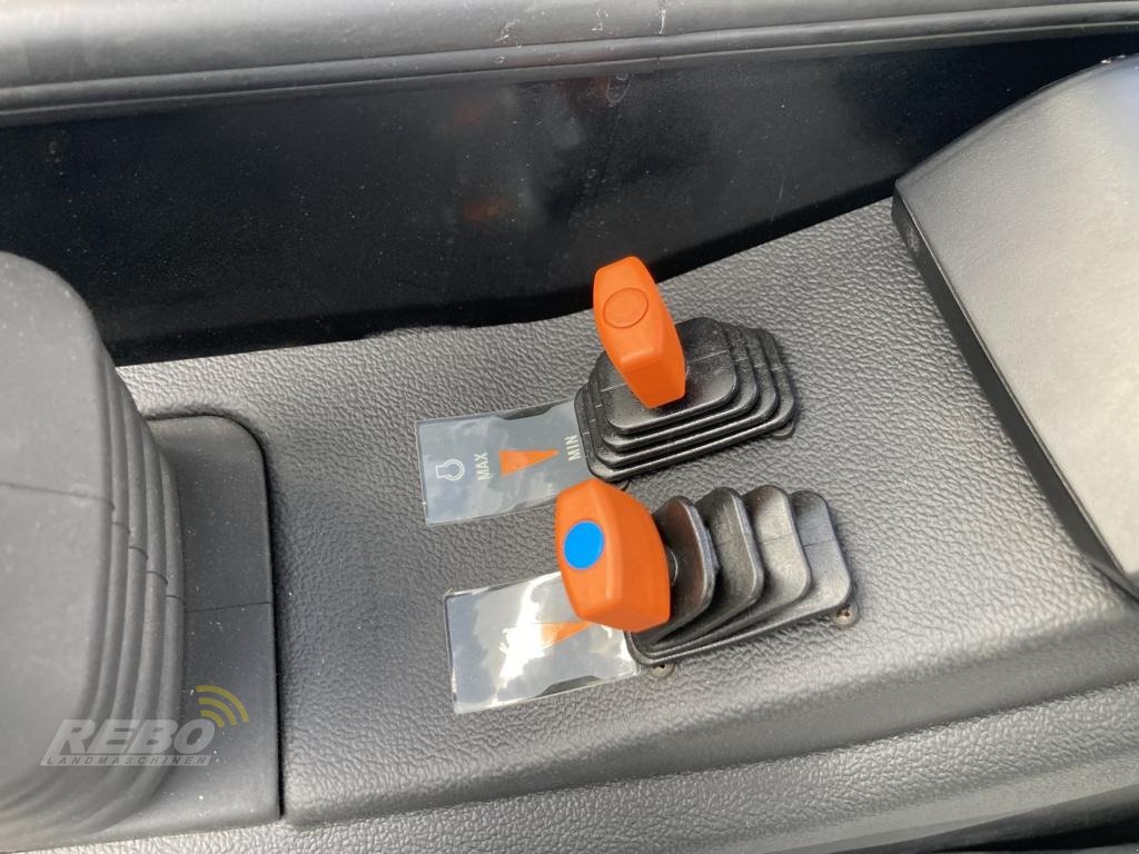 Teleskoplader of the type Kramer KT 144, Neumaschine in Dätgen (Picture 12)