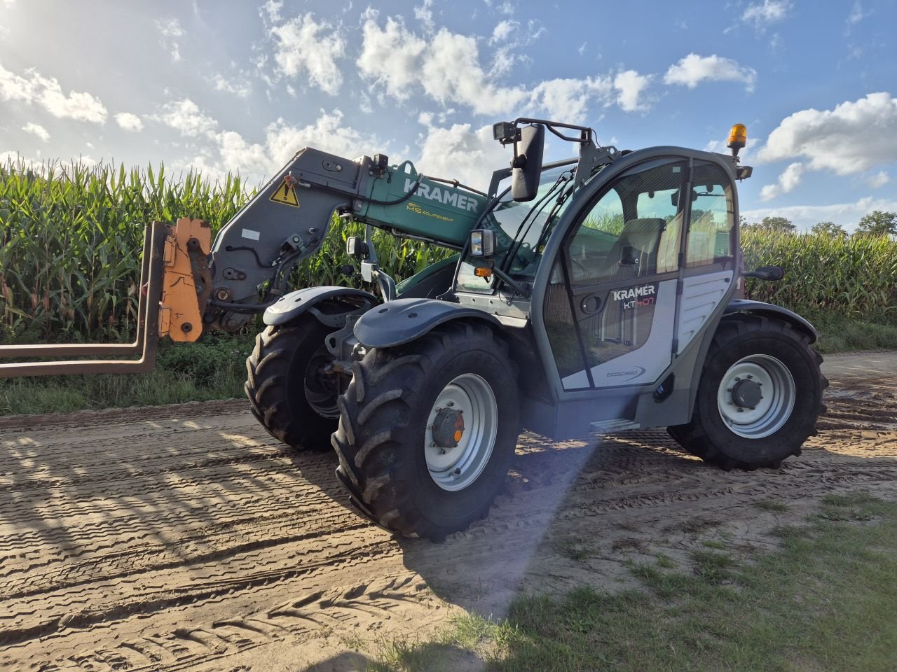 Teleskoplader tip Kramer KT 407, Gebrauchtmaschine in Fleringen (Poză 1)