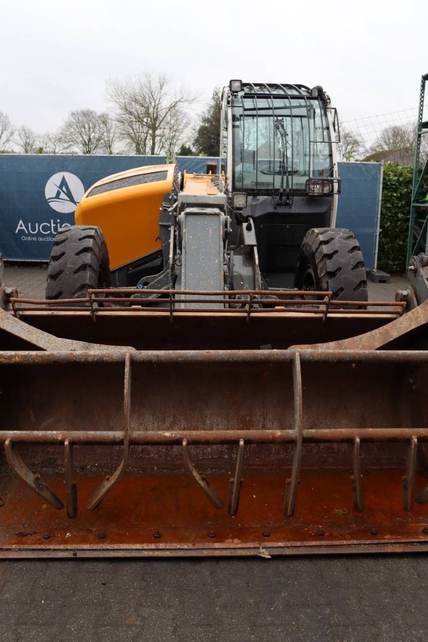 Teleskoplader от тип Liebherr T 41-7 4F, Gebrauchtmaschine в Antwerpen (Снимка 9)