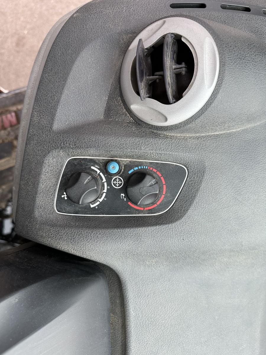 Teleskoplader tip Manitou 741-140 V+, Gebrauchtmaschine in Grund (Poză 10)