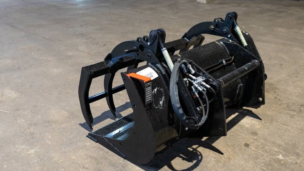 Teleskoplader of the type Manitou CBG, Neumaschine in Moerbeke (Picture 3)