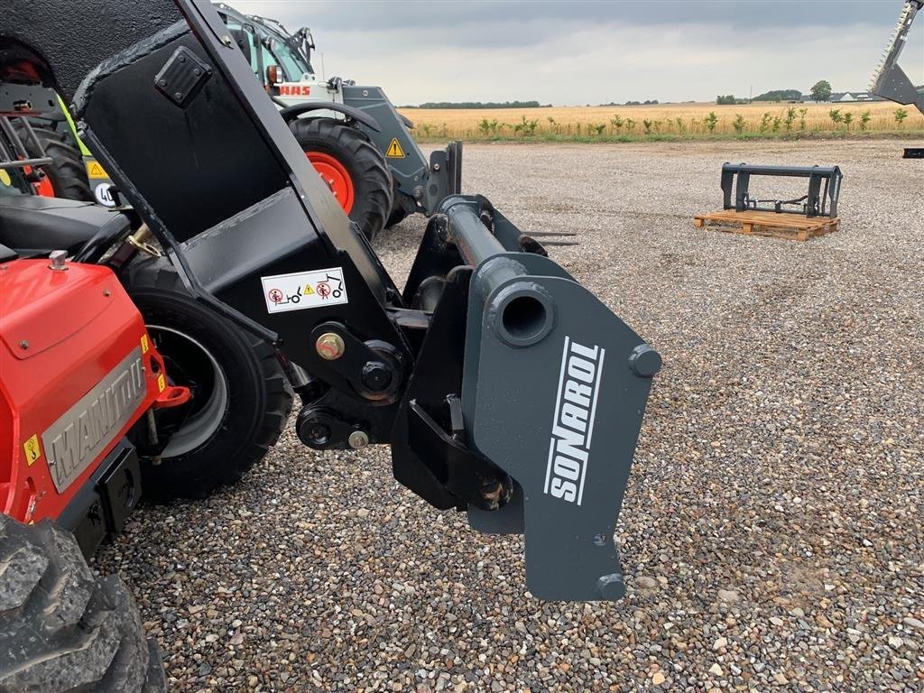 Teleskoplader tip Manitou EURO ADAPTER, Gebrauchtmaschine in Mariager (Poză 2)