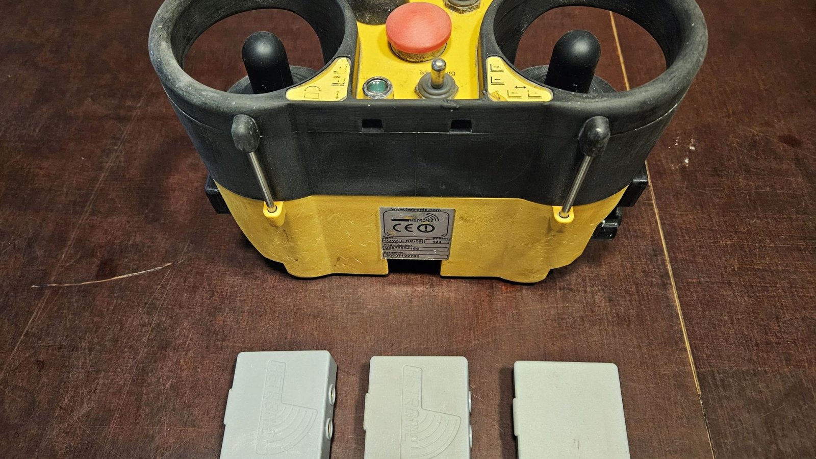 Teleskoplader typu Manitou Fjernbetjening / HETRONIC / inkl. 3 batterier / pæn og ordentlig stand, Gebrauchtmaschine v Arden (Obrázek 2)