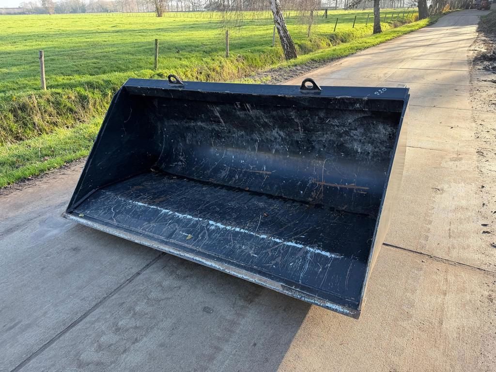 Teleskoplader del tipo Manitou Grondbak 2.2m, Gebrauchtmaschine In Lunteren (Immagine 1)