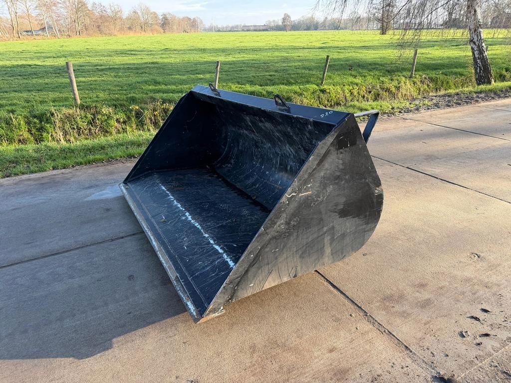 Teleskoplader del tipo Manitou Grondbak 2.2m, Gebrauchtmaschine In Lunteren (Immagine 2)