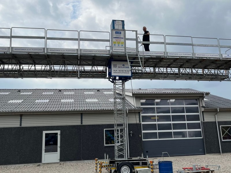 Teleskoplader del tipo Manitou Mandskabskurv arbejdsplatformen, Byggeelevatorer, mastklatreplatforme, byggehejs, Climber, buildclimber, Gebrauchtmaschine In Lintrup (Immagine 1)