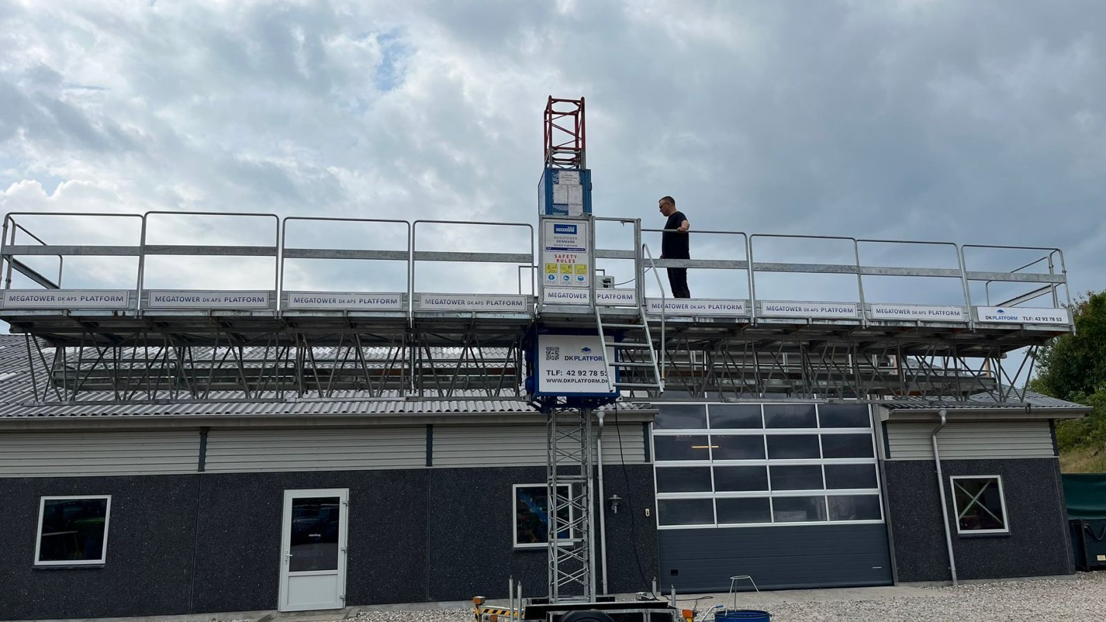 Teleskoplader of the type Manitou Mandskabskurv arbejdsplatformen, Byggeelevatorer, mastklatreplatforme, byggehejs, Climber, buildclimber, Gebrauchtmaschine in Lintrup (Picture 4)