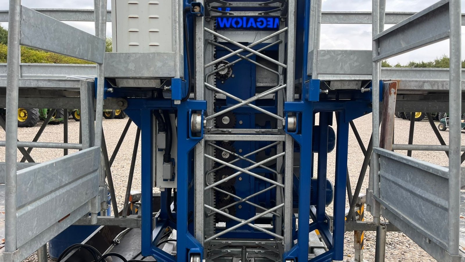 Teleskoplader of the type Manitou Mandskabskurv arbejdsplatformen, Byggeelevatorer, mastklatreplatforme, byggehejs, Climber, buildclimber, Gebrauchtmaschine in Lintrup (Picture 13)