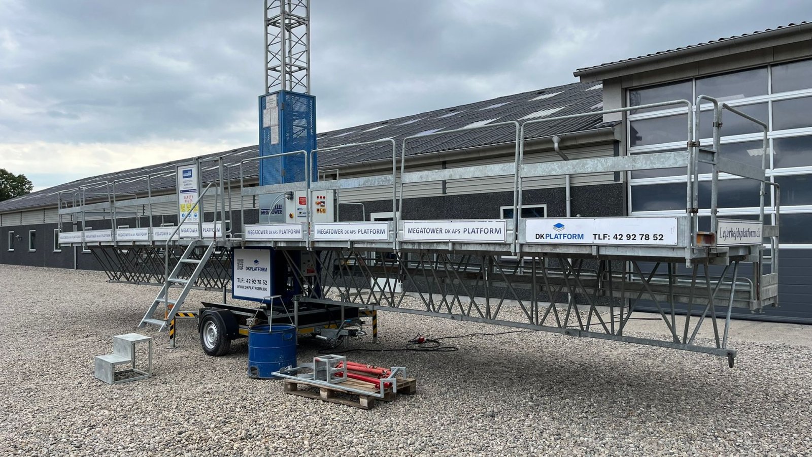 Teleskoplader of the type Manitou Mandskabskurv arbejdsplatformen, Byggeelevatorer, mastklatreplatforme, byggehejs, Climber, buildclimber, Gebrauchtmaschine in Lintrup (Picture 7)