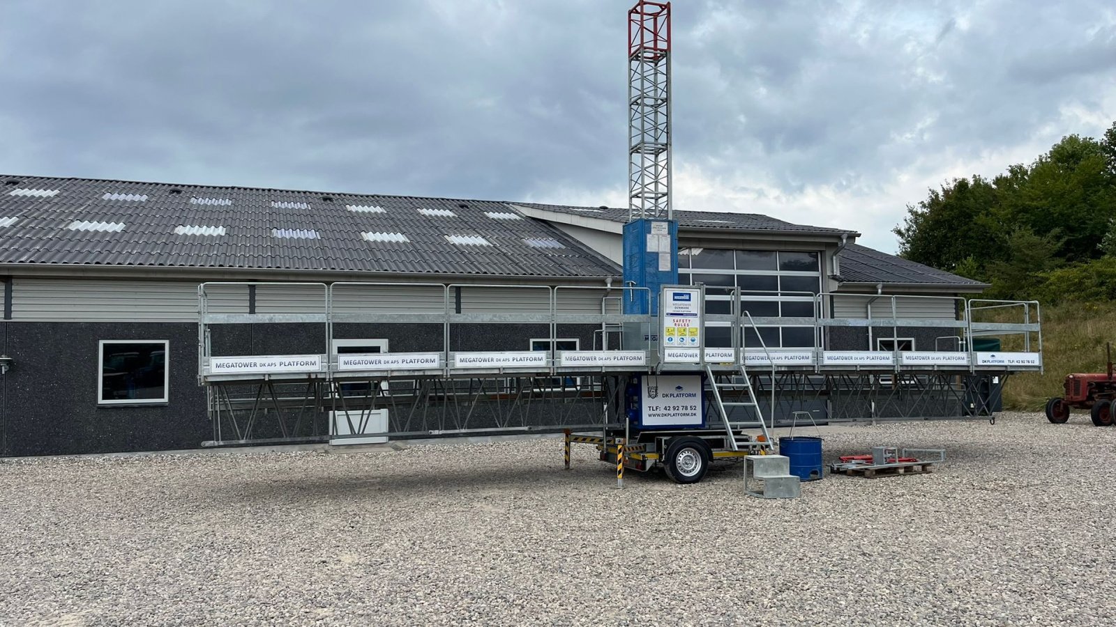 Teleskoplader of the type Manitou Mandskabskurv arbejdsplatformen, Byggeelevatorer, mastklatreplatforme, byggehejs, Climber, buildclimber, Gebrauchtmaschine in Lintrup (Picture 2)