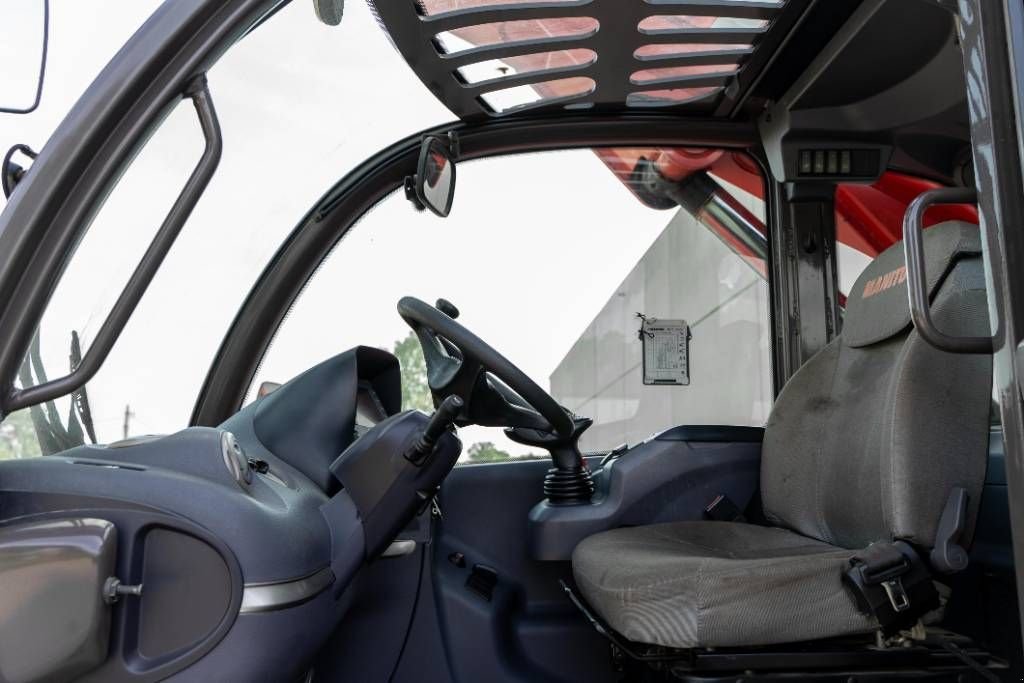 Teleskoplader от тип Manitou MHT 10130, Gebrauchtmaschine в Moerbeke (Снимка 11)