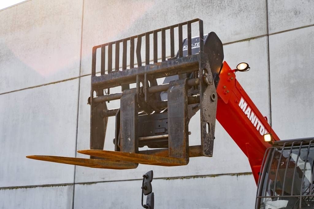 Teleskoplader του τύπου Manitou MHT 780, Gebrauchtmaschine σε Moerbeke (Φωτογραφία 9)