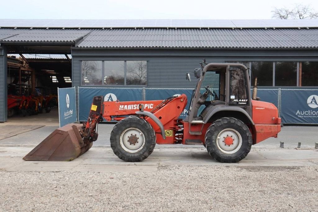 Teleskoplader типа Manitou MLA 627T, Gebrauchtmaschine в Antwerpen (Фотография 2)