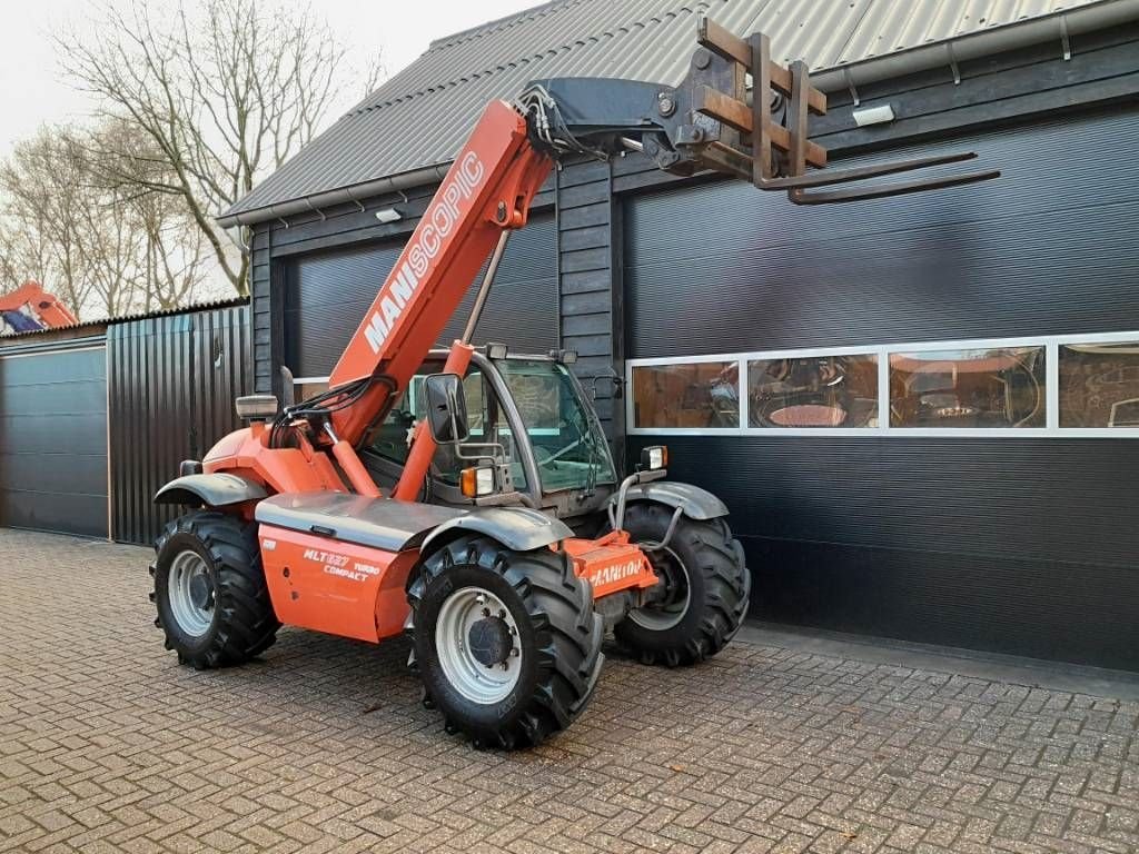 Teleskoplader of the type Manitou MLT 627 T MU verreiker NL kenteken, Gebrauchtmaschine in Ederveen (Picture 2)