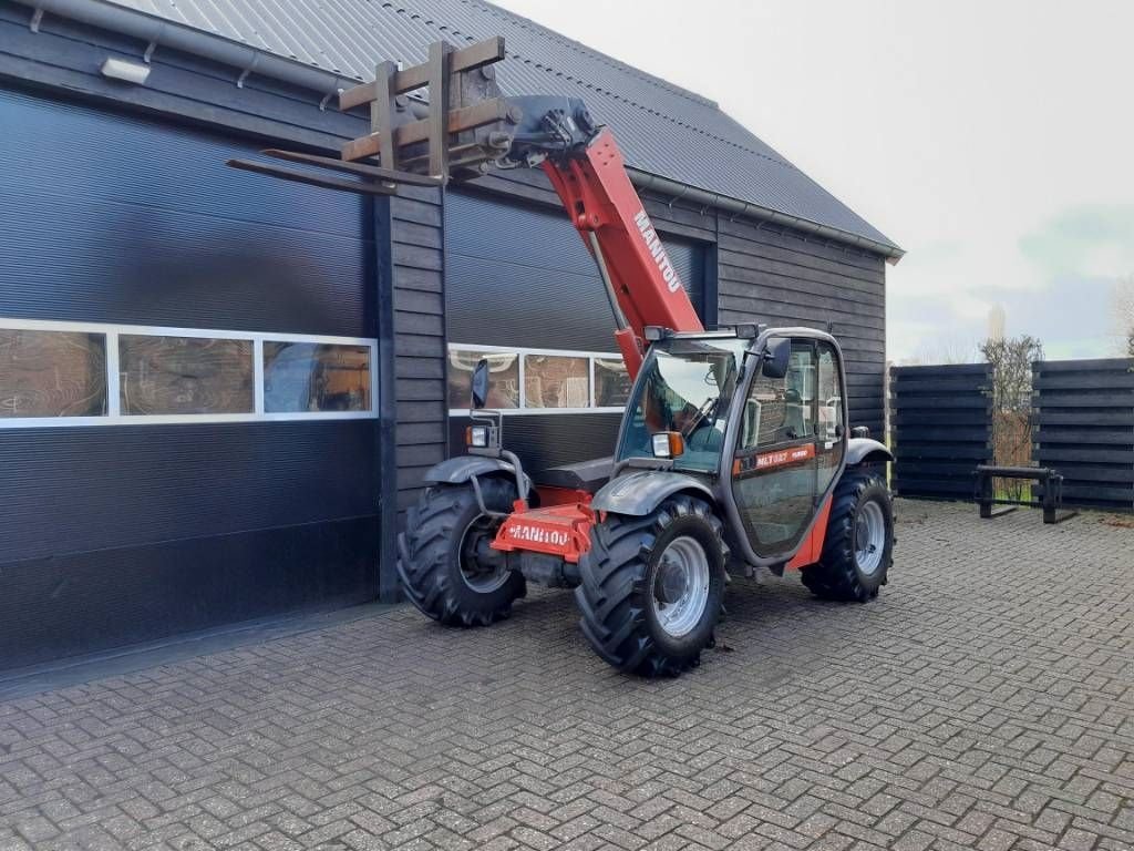Teleskoplader of the type Manitou MLT 627 T MU verreiker NL kenteken, Gebrauchtmaschine in Ederveen (Picture 9)