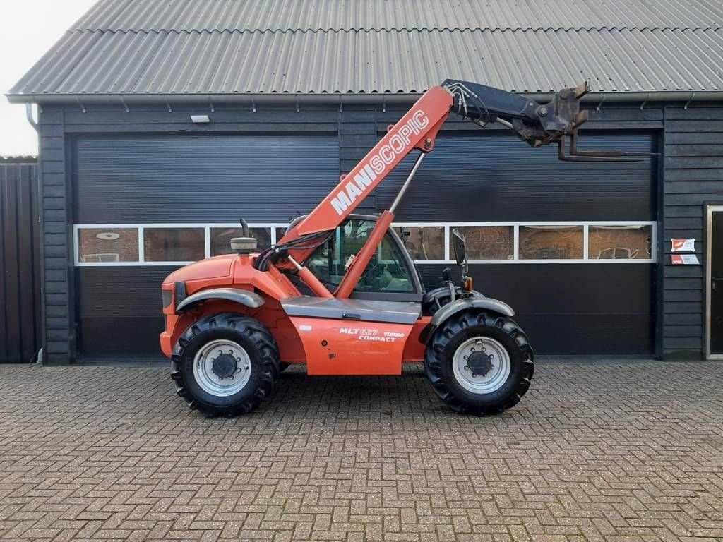Teleskoplader of the type Manitou MLT 627 T MU verreiker NL kenteken, Gebrauchtmaschine in Ederveen (Picture 3)