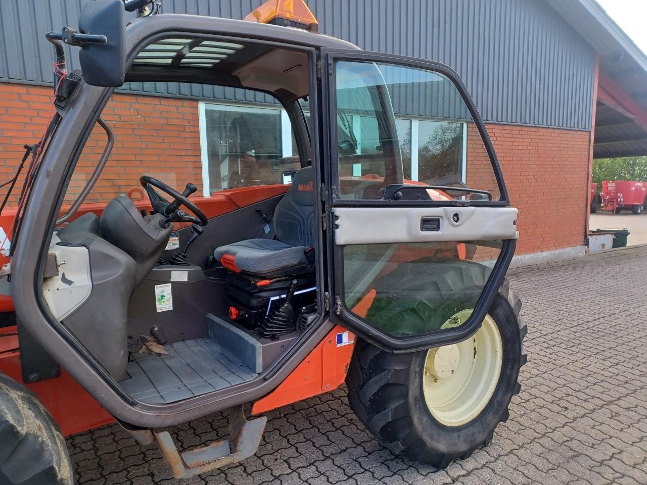 Teleskoplader от тип Manitou MLT526, Gebrauchtmaschine в Rødding (Снимка 4)