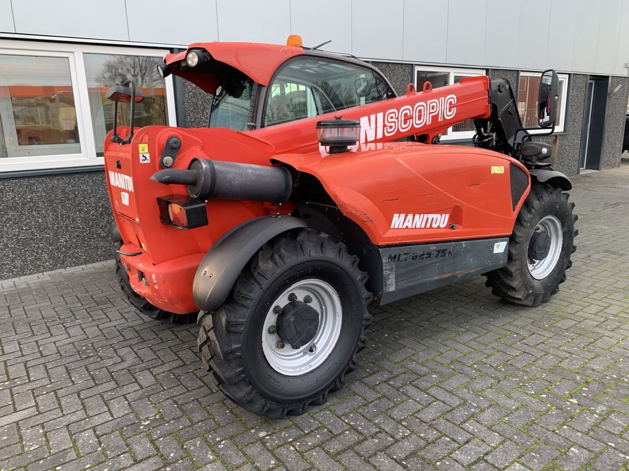 Teleskoplader des Typs Manitou MLT625-75, Gebrauchtmaschine in Vriezenveen (Bild 4)