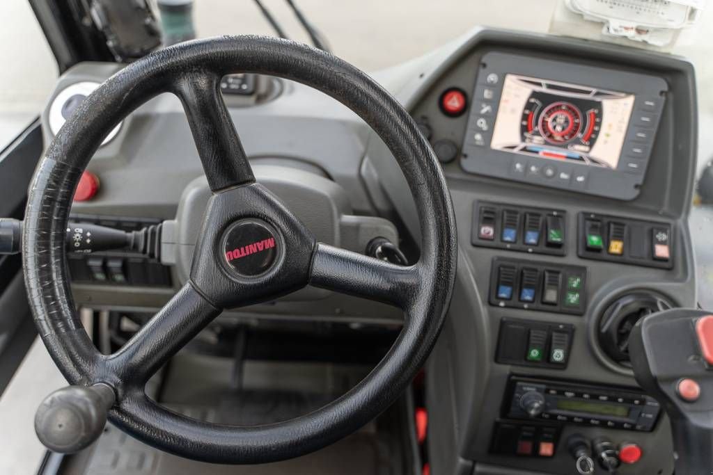 Teleskoplader tip Manitou MRT 1840, Gebrauchtmaschine in Moerbeke (Poză 8)