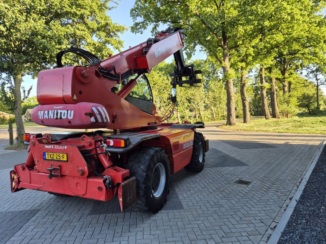 Teleskoplader of the type Manitou MRT 1850 plus privilege, Gebrauchtmaschine in Lunteren (Picture 5)