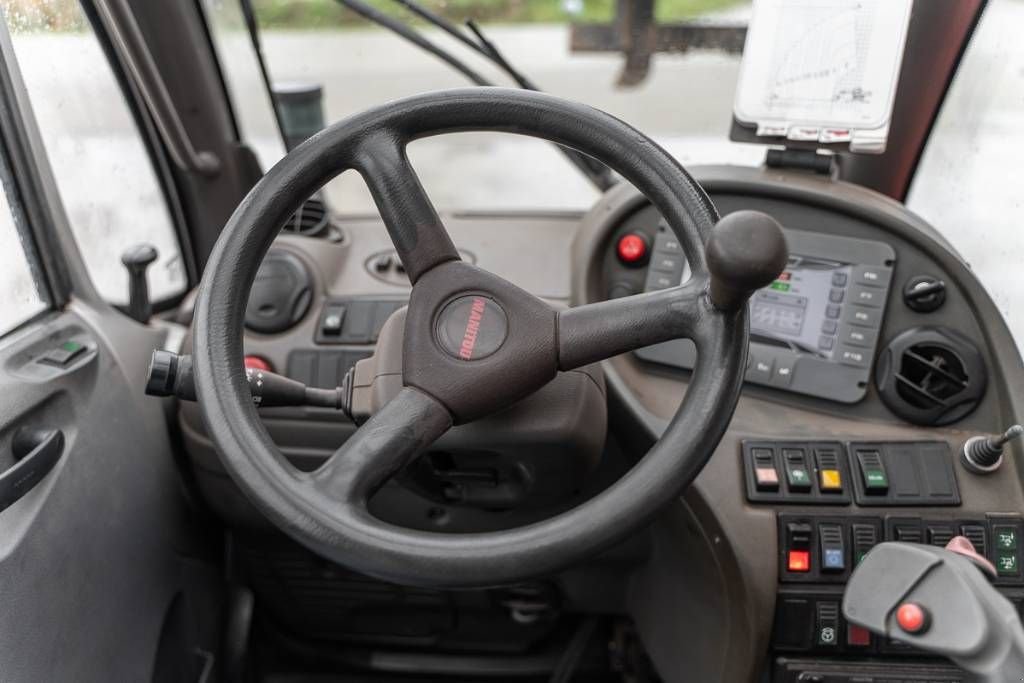 Teleskoplader tip Manitou MRT 2150 Plus Privilege, Gebrauchtmaschine in Moerbeke (Poză 8)