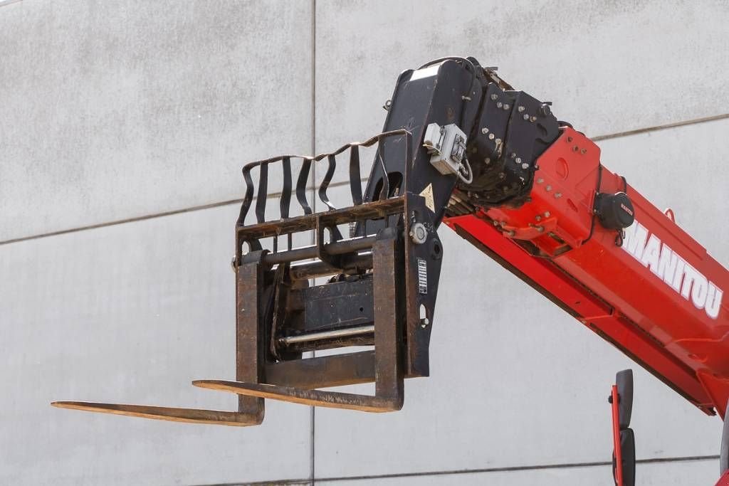 Teleskoplader za tip Manitou MRT 2150 Plus Privilege, Gebrauchtmaschine u Moerbeke (Slika 9)