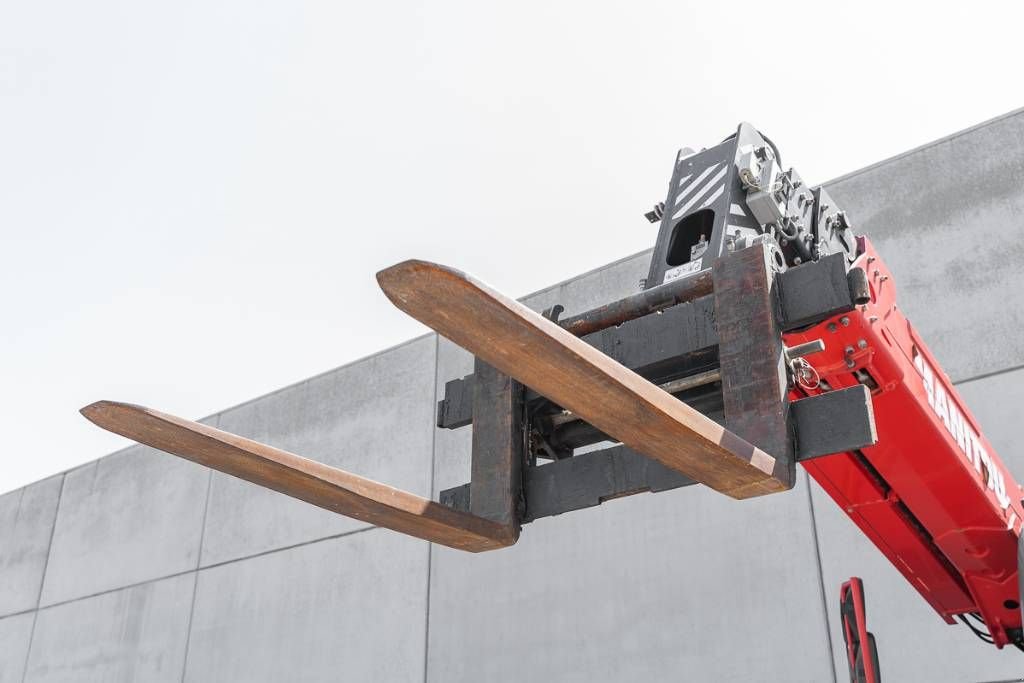 Teleskoplader del tipo Manitou MRT 2150 Plus, Gebrauchtmaschine In Moerbeke (Immagine 9)