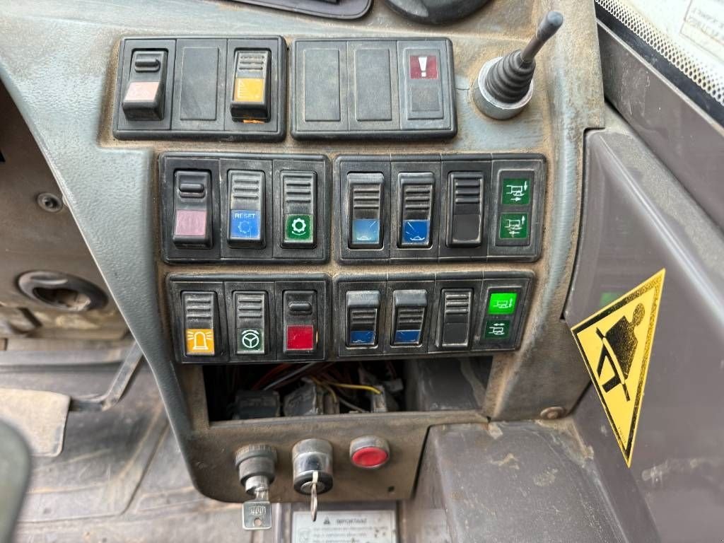 Teleskoplader typu Manitou MRT 2150+ Privilege - Mercedes-Benz Engine / 4x4x4, Gebrauchtmaschine v Veldhoven (Obrázek 10)