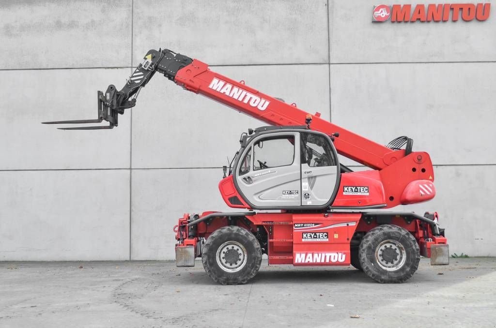Teleskoplader tip Manitou MRT 2150, Gebrauchtmaschine in Moerbeke (Poză 4)