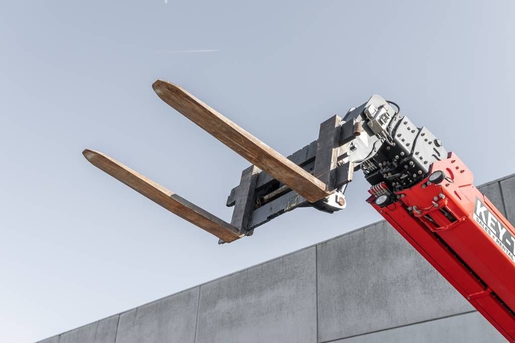 Teleskoplader of the type Manitou MRT 2150, Gebrauchtmaschine in Moerbeke (Picture 9)