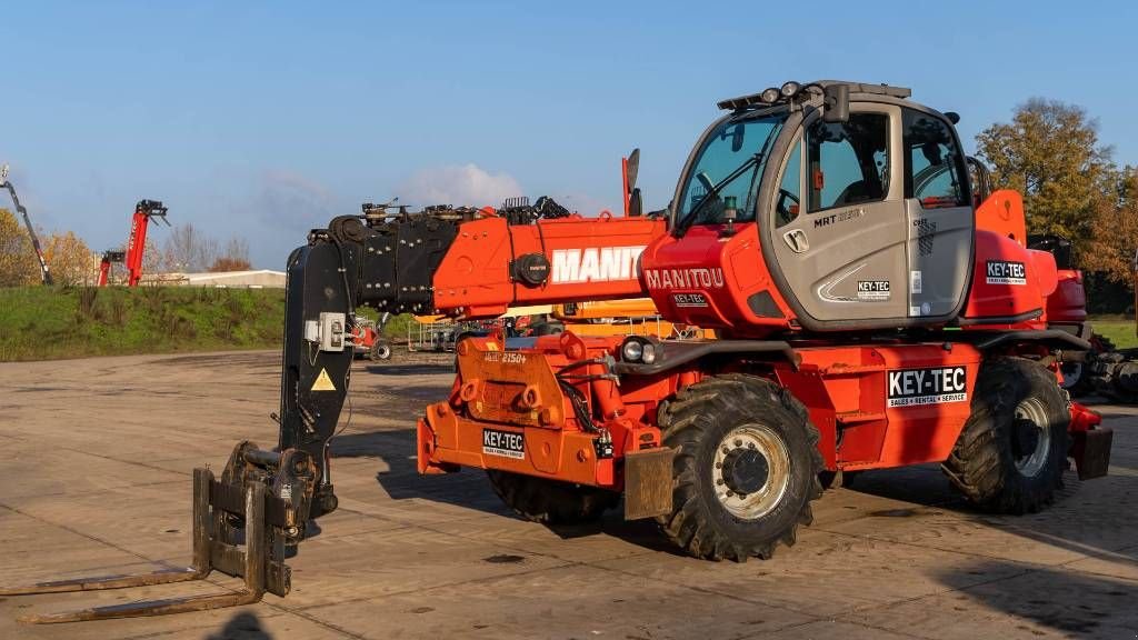 Teleskoplader типа Manitou MRT 2150, Gebrauchtmaschine в Moerbeke (Фотография 2)